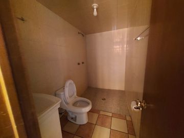 Remate!!! de Edificio en VENTA excelente zona con todos los servicios.