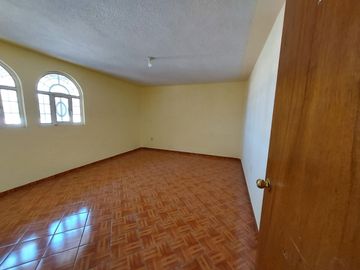 Remate!!! de Edificio en VENTA excelente zona con todos los servicios.