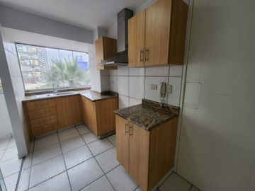 DEPARTAMENTO EN VENTA MIRAFLORES. VISTA EXTERIOR