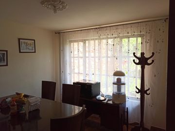 ATIPIKA VENDE - CASA CERCA AL CENTRO