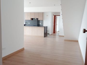HERMOSO Y ELEGANTE DUPLEX EN SURCO