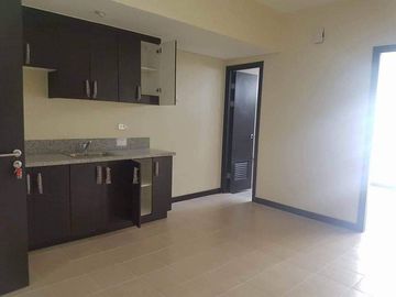 SAN LORENZO PLACE Condo in Makati CBD Luxury Residences RENT TO OWN/RFO 2-BR 48sqm