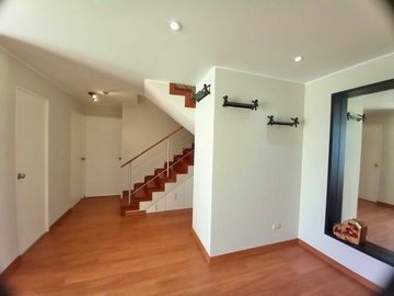 SE ALQUILA ESPECTACULAR TRIPLEX CON INCREIBLE VISTA A LA CIUDAD
