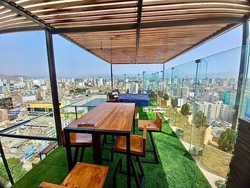 SE ALQUILA ESPECTACULAR TRIPLEX CON INCREIBLE VISTA A LA CIUDAD