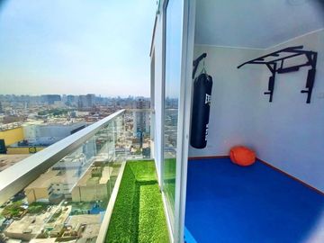 SE ALQUILA ESPECTACULAR TRIPLEX CON INCREIBLE VISTA A LA CIUDAD