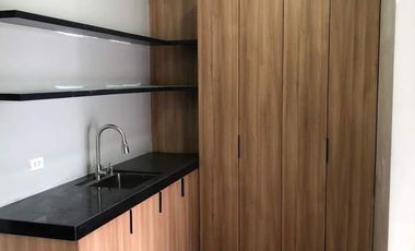 🏡 Your Dream Home Awaits! 🌟 Luxurious Duplex House and Lot 🌆 Prime Location near Kapitolyo Pasig!🔑 Fully Fitted 3BR 💎 High-End Finishes & Breathtaking