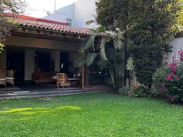 Casa en Venta en Chapalita. Excelente!