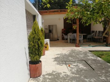 VENTA DE QUINTA CON PISCINA DE AGUA TERMAL EN VALLE DE LOS CHILLOS, LA MERCED.