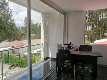VENTA DE QUINTA CON PISCINA DE AGUA TERMAL EN VALLE DE LOS CHILLOS, LA MERCED.