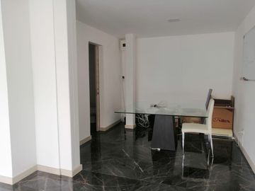 VENTA DE QUINTA CON PISCINA DE AGUA TERMAL EN VALLE DE LOS CHILLOS, LA MERCED.