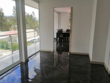 VENTA DE QUINTA CON PISCINA DE AGUA TERMAL EN VALLE DE LOS CHILLOS, LA MERCED.