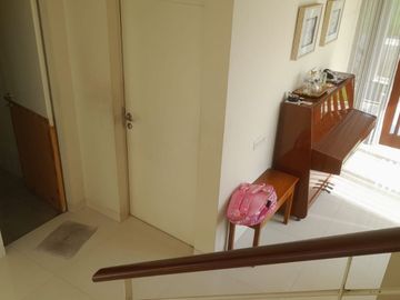 Rumah Minimalis 4+1 Kamar di Crown Hill, Royal Residence, Surabaya