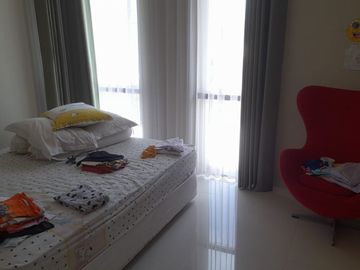 Rumah Minimalis 4+1 Kamar di Crown Hill, Royal Residence, Surabaya