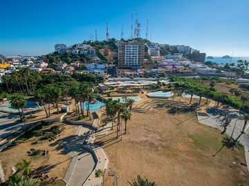 VENTA - Condominio en Boca de Cielo con vista al mar, al parque y a la ciudad cerca del Centro Histórico, Mazatlán, Sinaloa