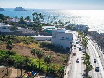 VENTA - Condominio en Boca de Cielo con vista al mar, al parque y a la ciudad cerca del Centro Histórico, Mazatlán, Sinaloa