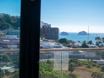 VENTA - Condominio en Boca de Cielo con vista al mar, al parque y a la ciudad cerca del Centro Histórico, Mazatlán, Sinaloa