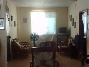 En venta acogedora casa construida en amplio terreno, Playas Villamil.