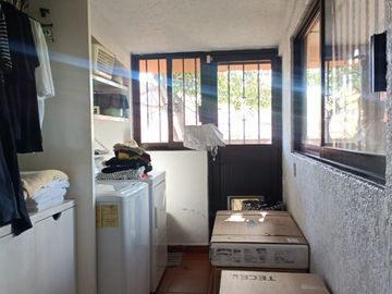 Amplia Casa De Un Nivel En Excelente Ubicación En Acapatzingo, Cuernavaca