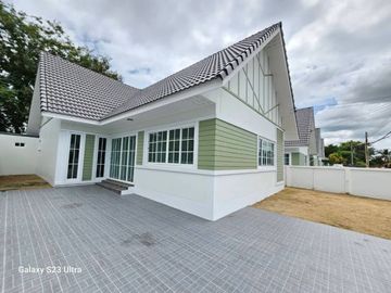 ขายบ้านเดี่ยวชั้นเดียวสร้างเอง  ติดอ่างเก็บน้ำหนองค้อ ใกล้นิคมปิ่นทอง ศรีราชา  ชลบุรี