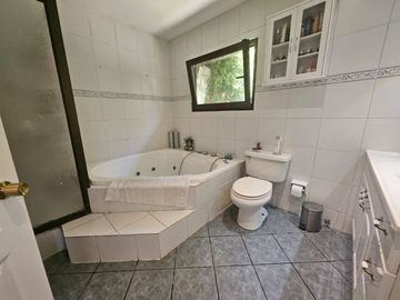 BROKER BOSQUES EXCLUSIVIDAD 4D-4B-PATIO-PISCINA