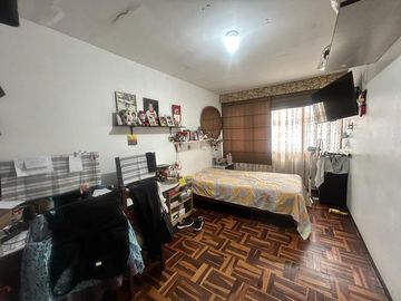 Casa de 2 pisos con cochera en Zona B de San Juan
