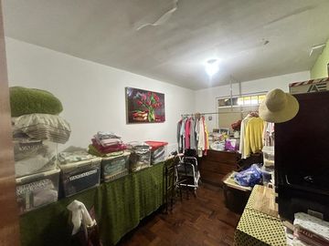 Casa de 2 pisos con cochera en Zona B de San Juan