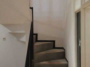 Dijual Rumah Murah Industrial Look Di Babatan Pratama Surabaya KT