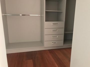 Vendo Departamento Dúplex de 290  m2 en La González Suárez.