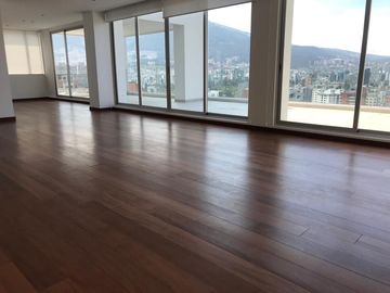 Vendo Departamento Dúplex de 290  m2 en La González Suárez.