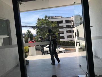 Vendo Departamento Dúplex de 290  m2 en La González Suárez.