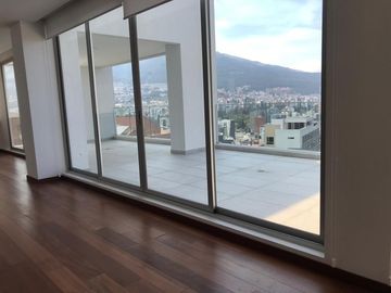 Vendo Departamento Dúplex de 290  m2 en La González Suárez.