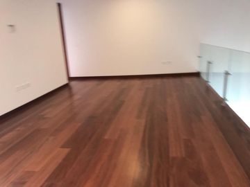 Vendo Departamento Dúplex de 290  m2 en La González Suárez.