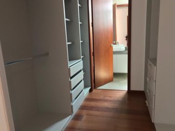 Vendo Departamento Dúplex de 290  m2 en La González Suárez.