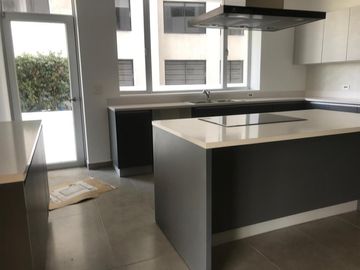 Vendo Departamento Dúplex de 290  m2 en La González Suárez.