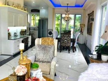 6BR Rest House For Sale in Splendido Taal Tagaytay