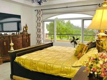 6BR Rest House For Sale in Splendido Taal Tagaytay