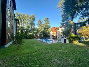 VENTA DEPARTAMENTO PARQUE SUIZO #800 PUCON, 1DORMITORIO,1 BAÑO, 1 ESTACIONAMIENTO