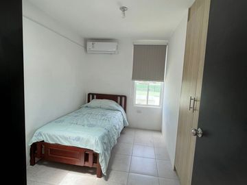 CASA EN VENTA, SANTA ELENA SECTOR PUNTA BLANCA, URB. RADISSON BLU, $150.000 NEGOCIABLES.