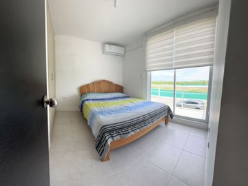 CASA EN VENTA, SANTA ELENA SECTOR PUNTA BLANCA, URB. RADISSON BLU, $150.000 NEGOCIABLES.