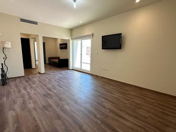 SE VENDE CASA EN La Rioja Poniente Modelo Treviana
