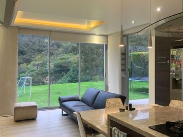 CASA DE VENTA URBANIZACION PRIVADA 4 DORMITORIOS, SECTOR TANDA