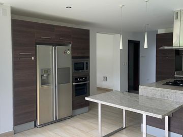 CASA DE VENTA URBANIZACION PRIVADA 4 DORMITORIOS, SECTOR TANDA