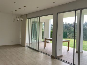 CASA DE VENTA URBANIZACION PRIVADA 4 DORMITORIOS, SECTOR TANDA