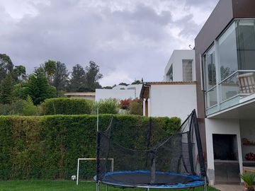 CASA DE VENTA URBANIZACION PRIVADA 4 DORMITORIOS, SECTOR TANDA