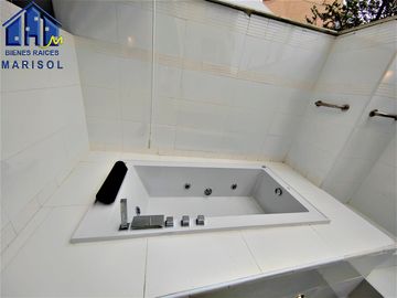 Flat Primer Piso con Terraza - 277 m² - Salida a Parque El Olivar - San Isidro