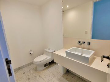 Flat Primer Piso con Terraza - 277 m² - Salida a Parque El Olivar - San Isidro