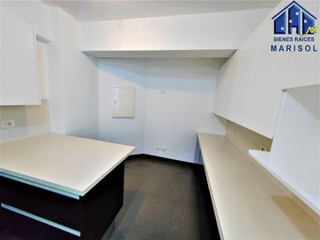 Flat Primer Piso con Terraza - 277 m² - Salida a Parque El Olivar - San Isidro