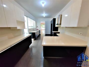 Flat Primer Piso con Terraza - 277 m² - Salida a Parque El Olivar - San Isidro