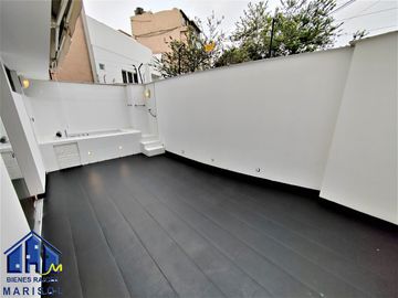 Flat Primer Piso con Terraza - 277 m² - Salida a Parque El Olivar - San Isidro