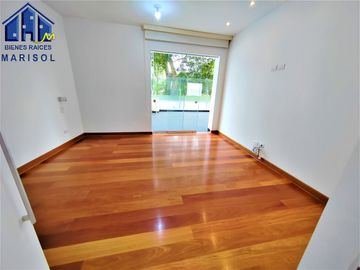 Flat Primer Piso con Terraza - 277 m² - Salida a Parque El Olivar - San Isidro